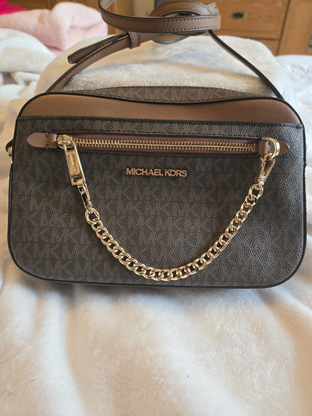 NWOT Michael Kors Brown and Tan Monogram Crossbody 9 1/2 × 7 with Gold Hardware